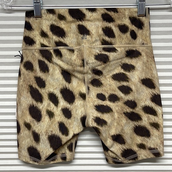 Weworewhat NWT Tan Leopard Splice Legging Biker Activewear Shorts Size Small - Picture 6 of 11